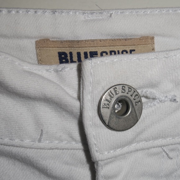 White Ripped Jean - Picture 3 of 6